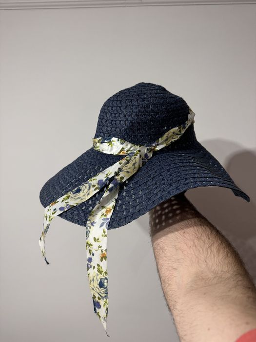 Капелюшки жіночі