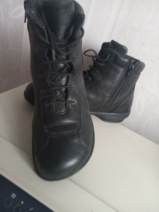 Ботинки  берцы  кожаные теплые с высокой шнуровкой р39,ст25,5см