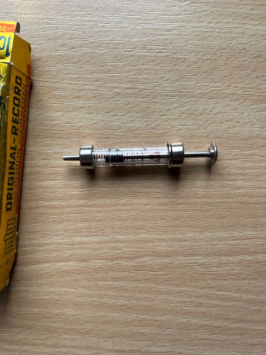 Strzykawka lekarska  1 ml  z czasów PRL