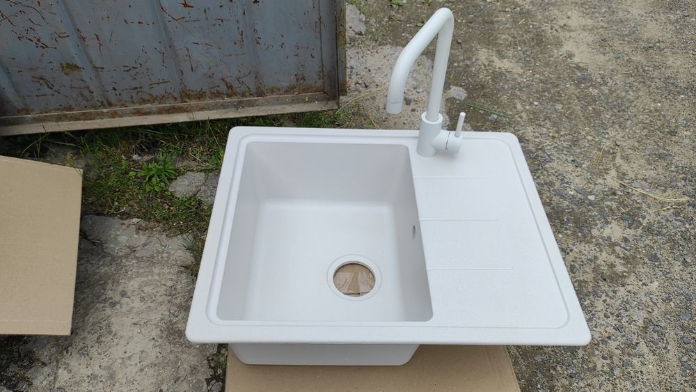Гранитные(керамогранит)кухонные мойки.
