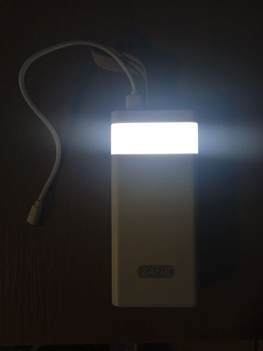 Power Bank з ліхтариком