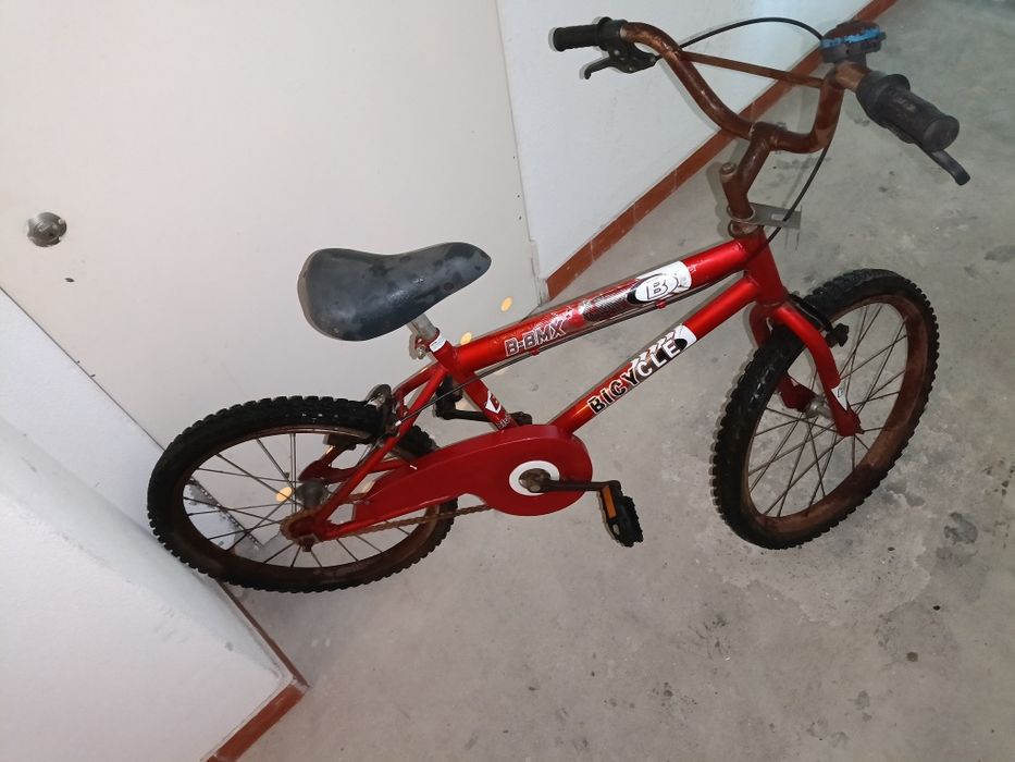 Aceito ofertas BMX entre 30 a 40 anos tudo original para restaurar ou peças