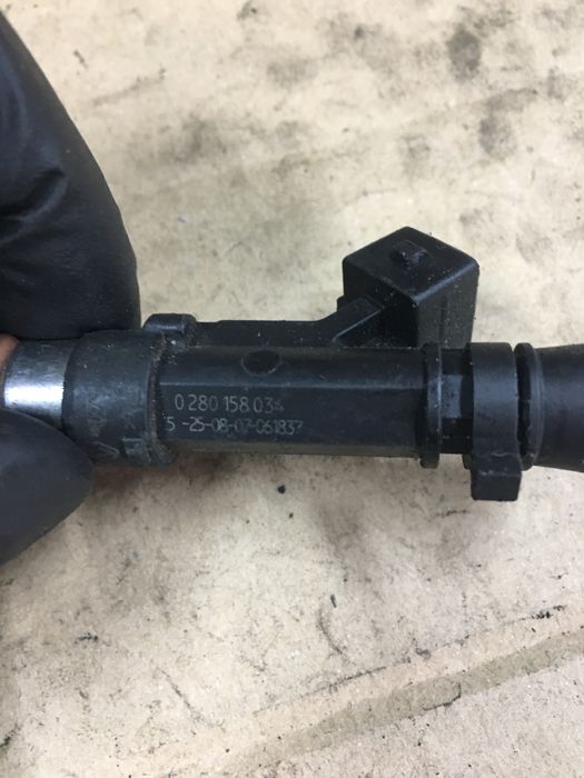 Форсунка Renault Dacia Logan Sandero Kangoo Dokker 1.6 БЕНЗИН.