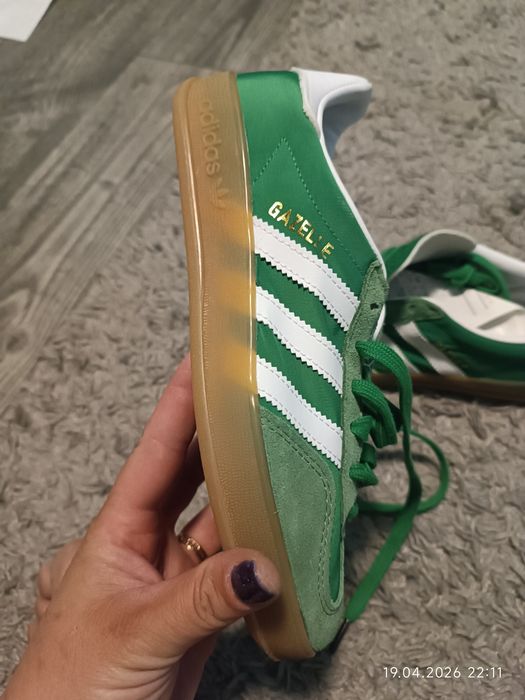 Продам новенькі кросівки adidas Gazelle