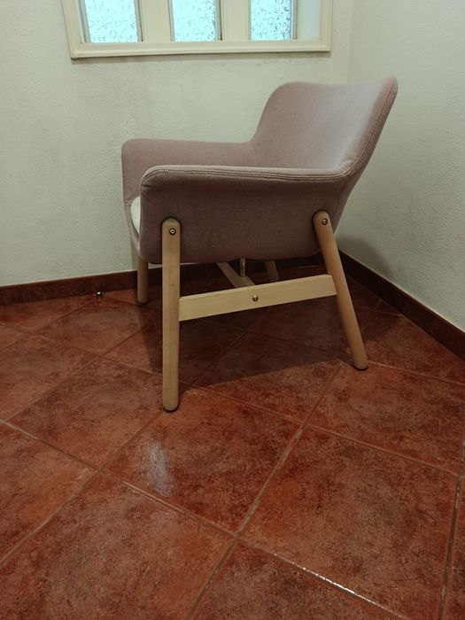 Poltrona IKEA em bom estado de conservação