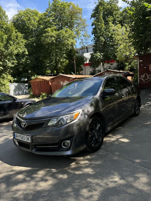 Продам Toyota Camry 2.5 2014 год