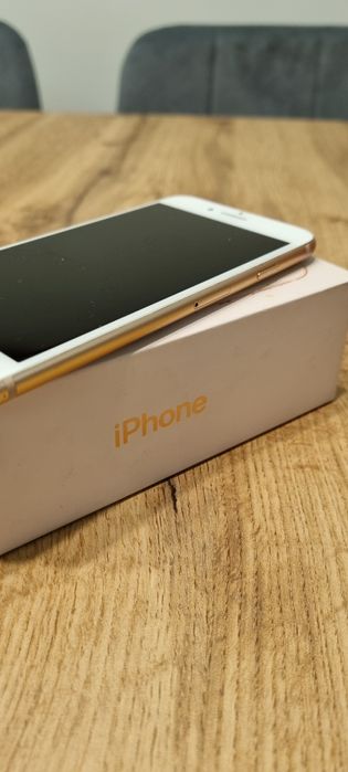 Sprzedam Iphone 8