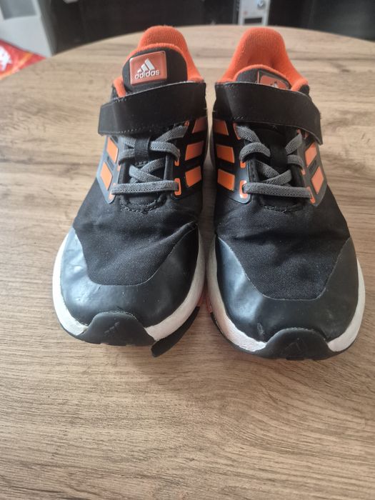 Buty Adidas na hale 35