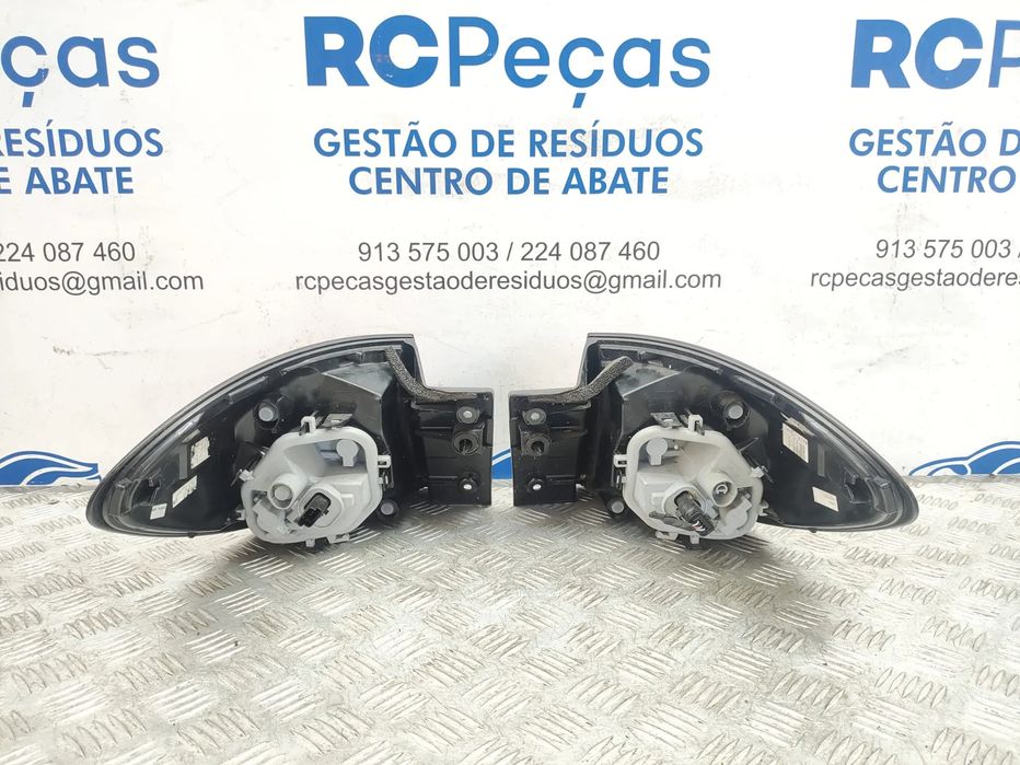 Farolins traseiros trás esquerdo direito originais Renault Captur Mk1