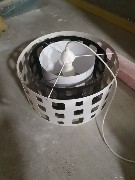 Lampa wisząca czarno-biała