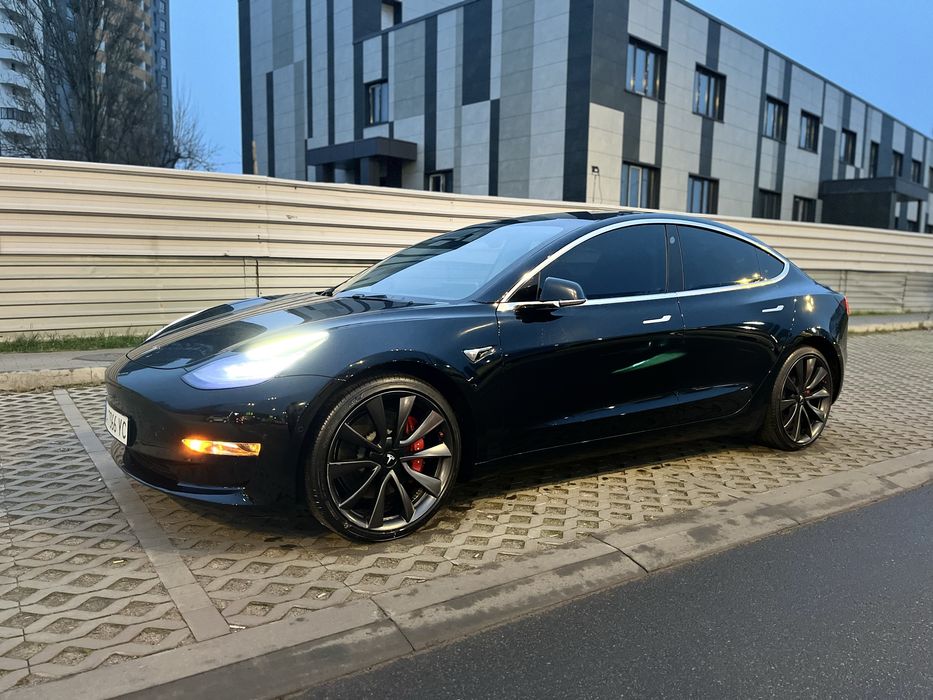 Tesla Model 3 Performance