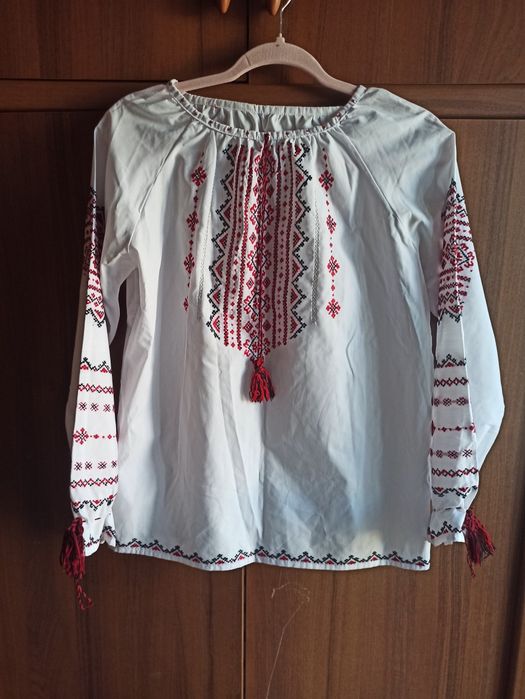 Вишиванка на дівчинку
