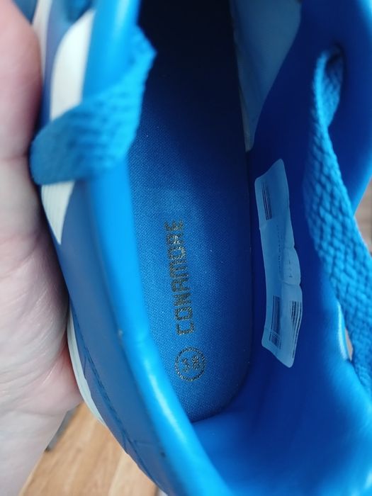 Продам кроссовки