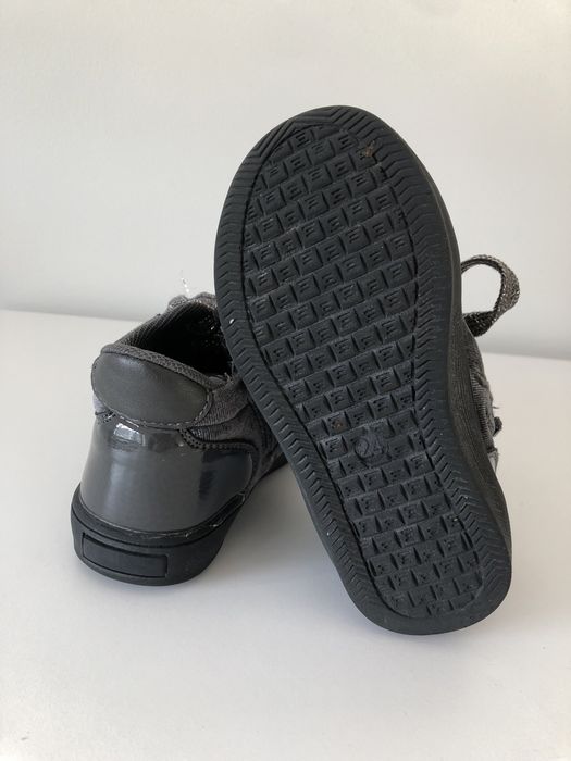 Botas Chicco, cinza, em bom estado.