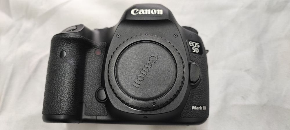 Canon eos 5 D Mark iii  body