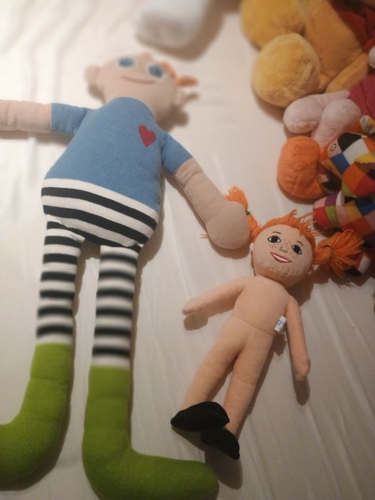Dwie lalki Pippi i Kai