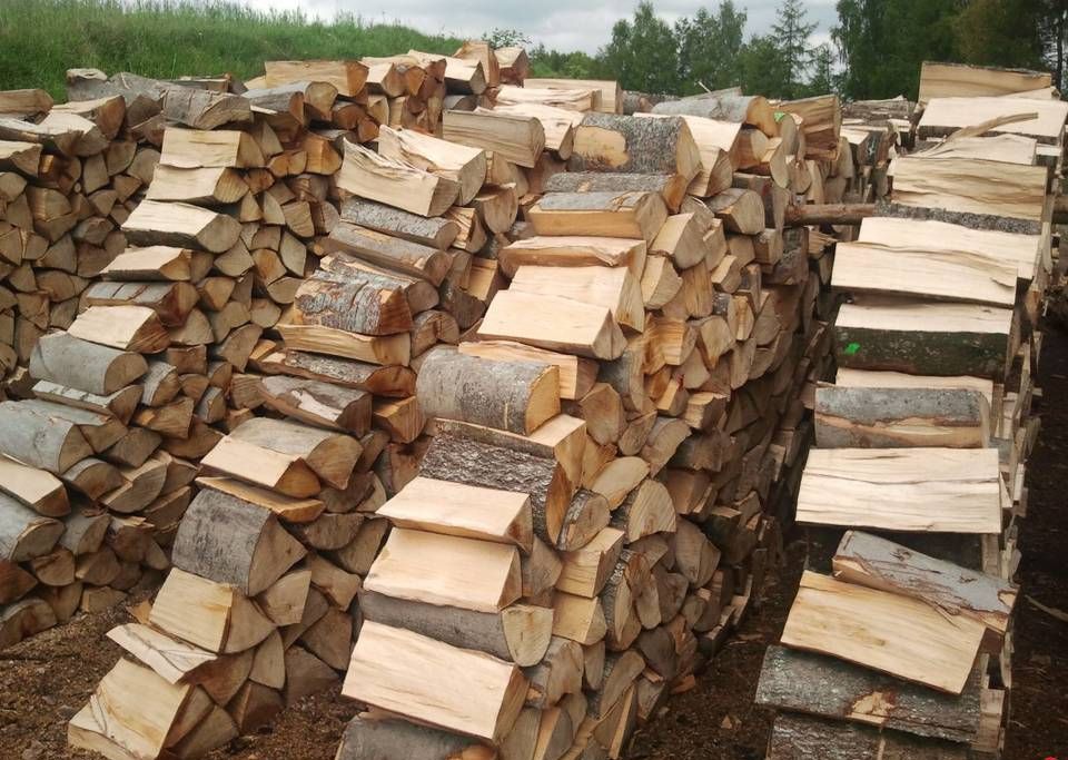 DOSTĘPNE Sezonowane Drewno do kominka kominkowe