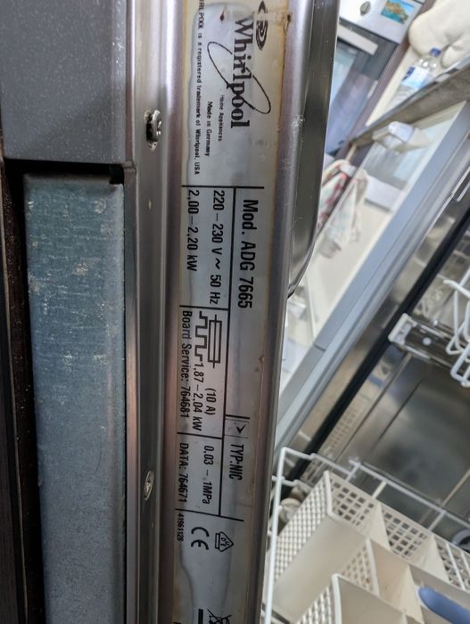 Máquina de lavar loiça de encastre Whirlpool ADG 7665