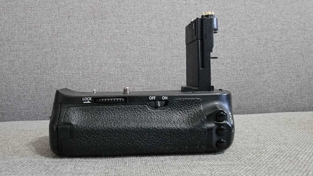 Canon 6D Full Frame +2 baterias + Strap + Grip
