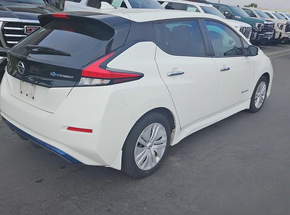 Nissan LEAF SV      2020