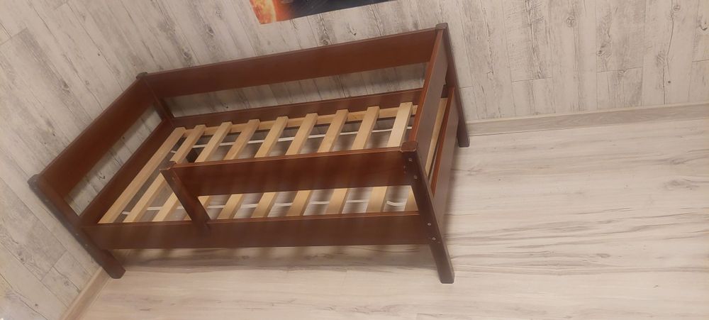 Łóżko dziecięce z materacem