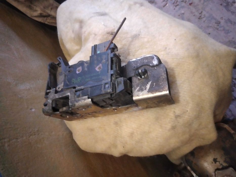 Замок дверей форд транзіт лівий правий від 2000року