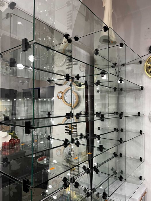 Witryny sklepowe szklane skręcane