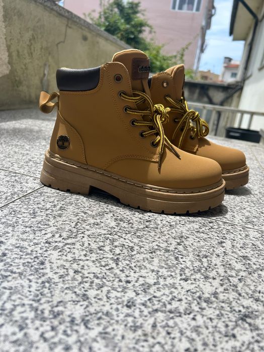 Botas estilo timberland tamanho 37