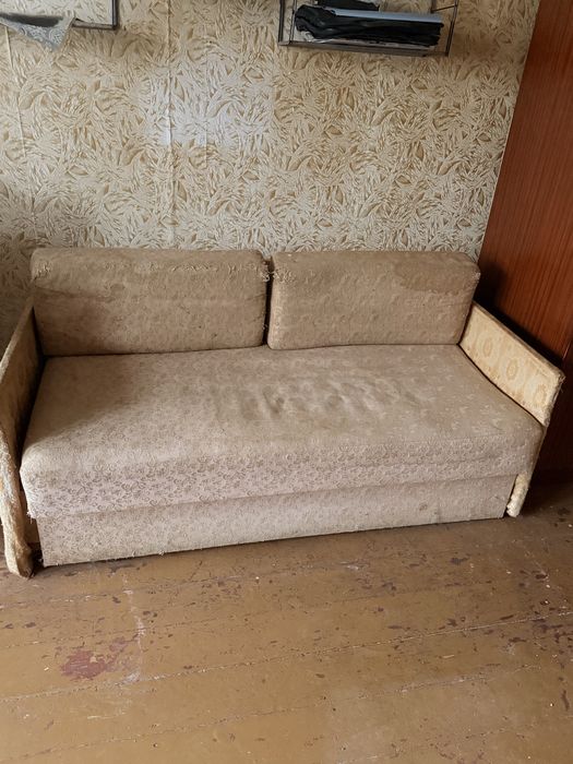 Безкоштовно віддам меблі