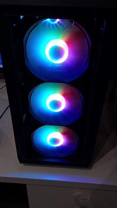 Pc gamer i3 10105F | RX VEGA 56 8GB SPECIAL EDITION | 16GB RAM