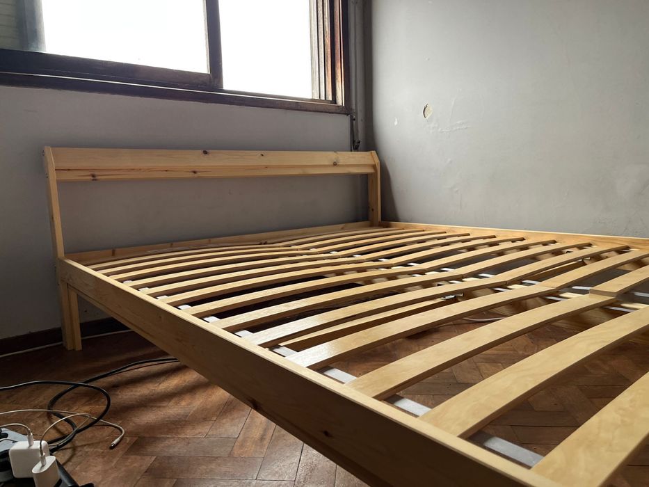 Cama ikea em pinho 140*200