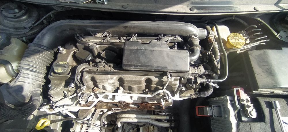 Запчастини до двигуна jeep cherokee 2.4 бензин.