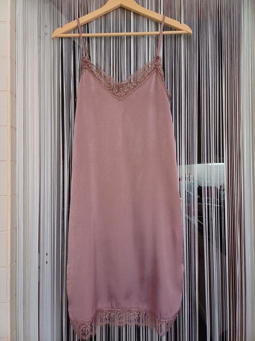 Camisa de noite (vestido), rendada, de cor rosa velho da Pull&Bear (S/XS)