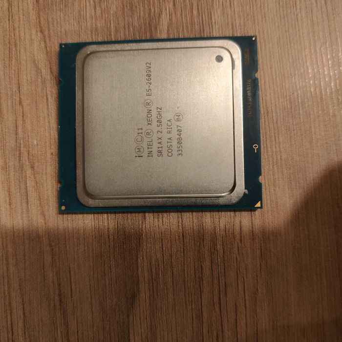 Procesor Intel Xeon E5-2609 v2 – Idealny do serwerów!