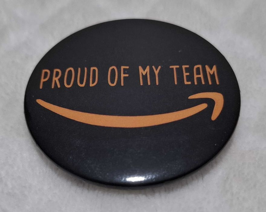 Przypinka, Amazon Proud of my team, 5cm