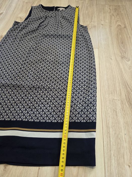 Sukienka luźna prosty fason H&M geometryczny wzór