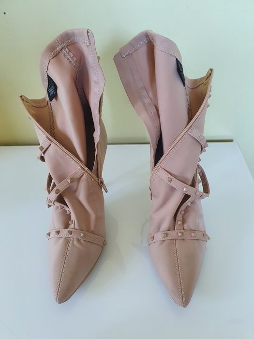 Botki beżowe szpilki 38