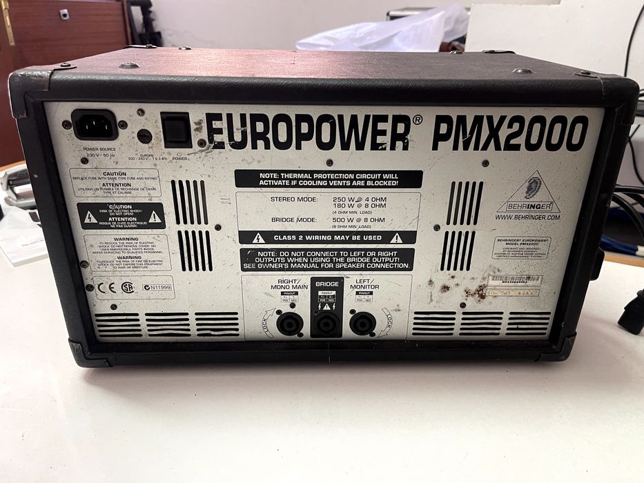 mesa mistura Behringer