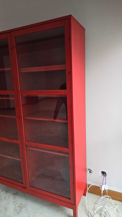 Armário Linnarp vermelho