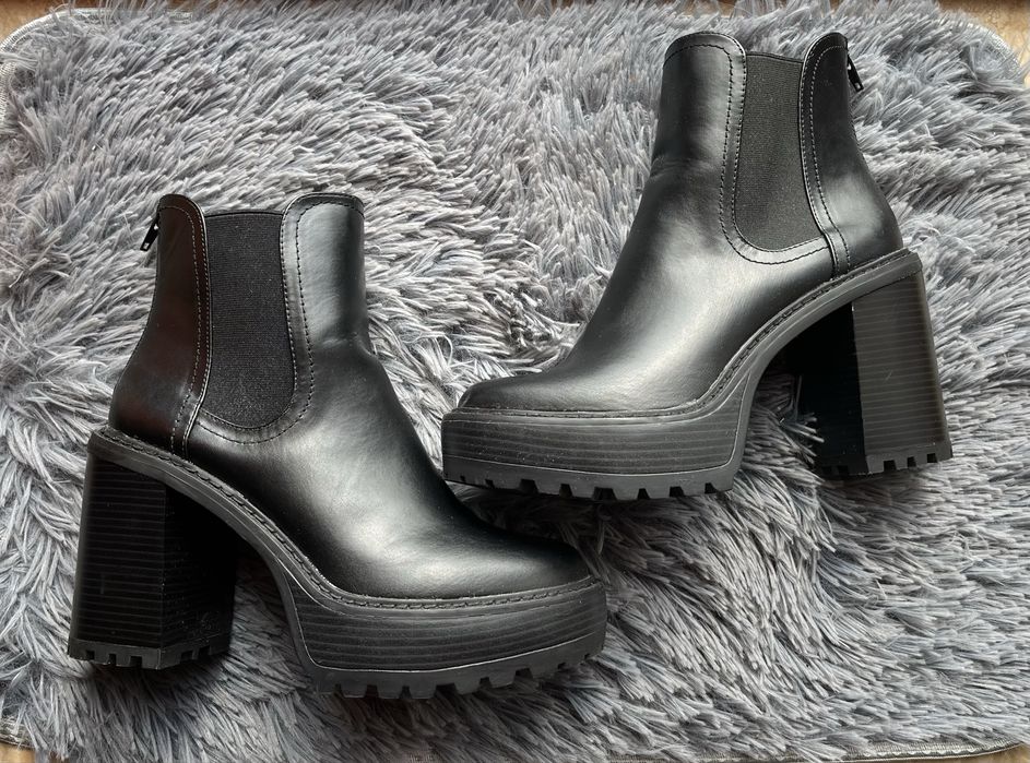 Nowe botki NINE WEST  na platformie