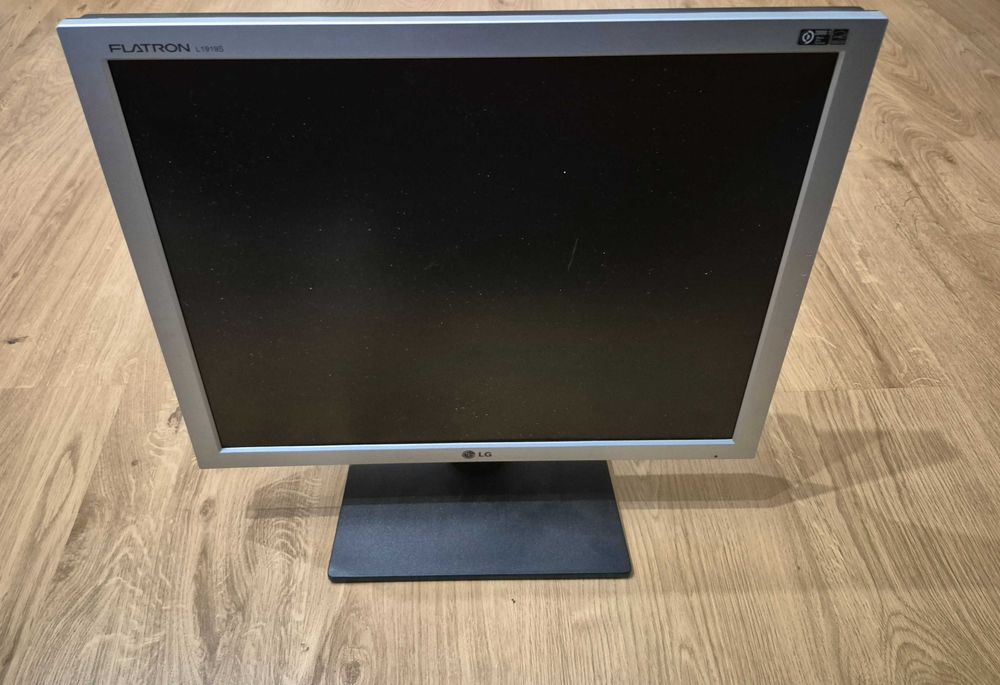 Monitor LG Flatron L1919S 19" Sprawny w 100%