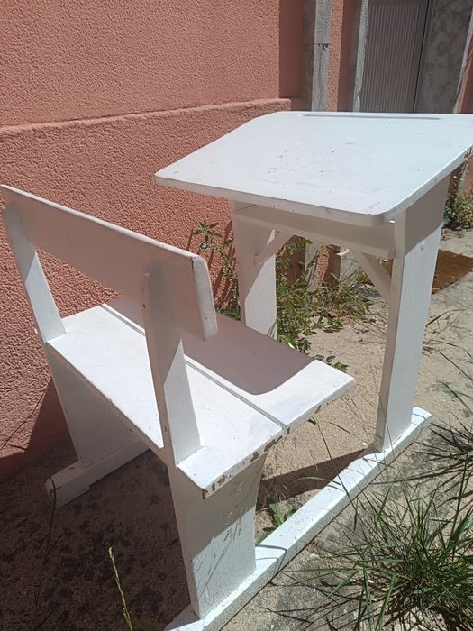 Vendo carteira / secretária de escola antiga