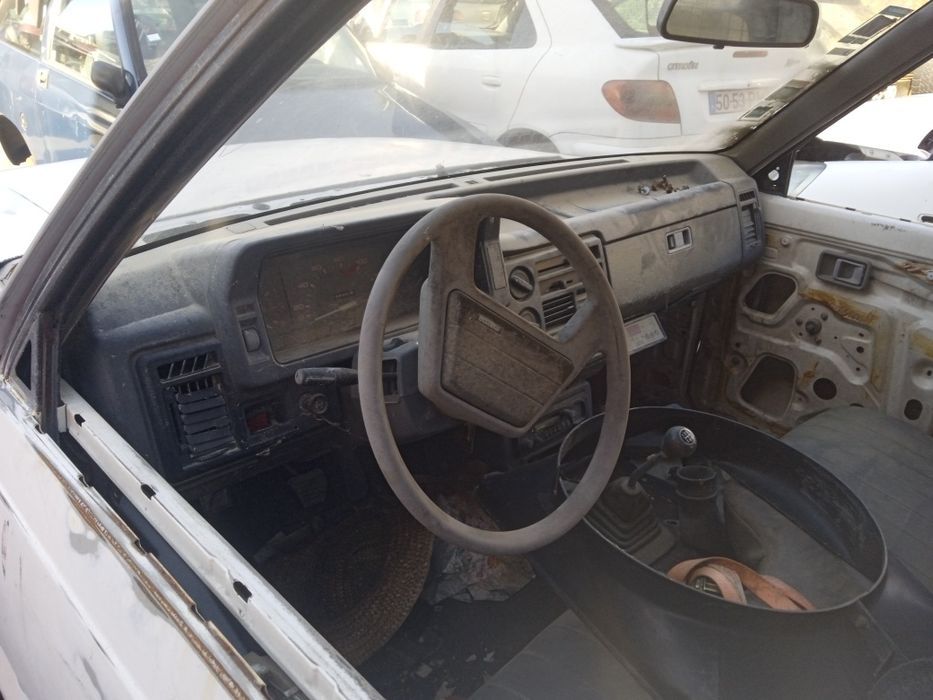 Mazda B 2200 caixa aberta.