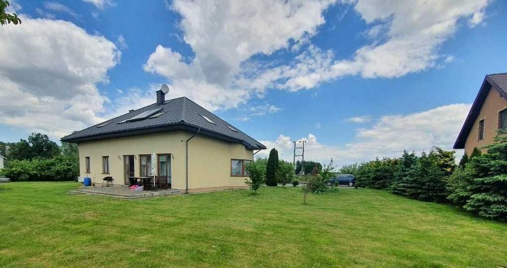 / Dom Zambrów ( okolice ) / 2 Domy / Hala / 12  Działek Budowlanych /