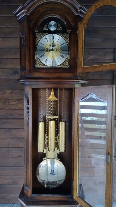 Stary zegar stojący kwadransowiec dębowy rzeźbiony