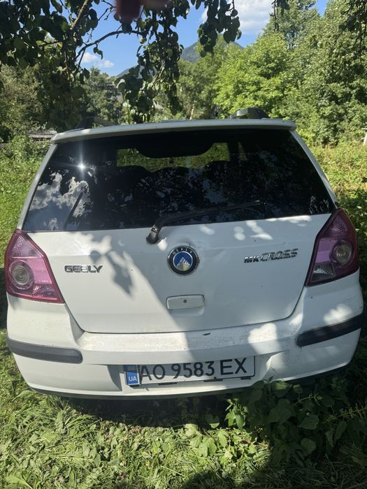 Автомобіль Geely MK Cross 2012