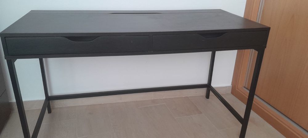 Secretaria de estudo preta ikea