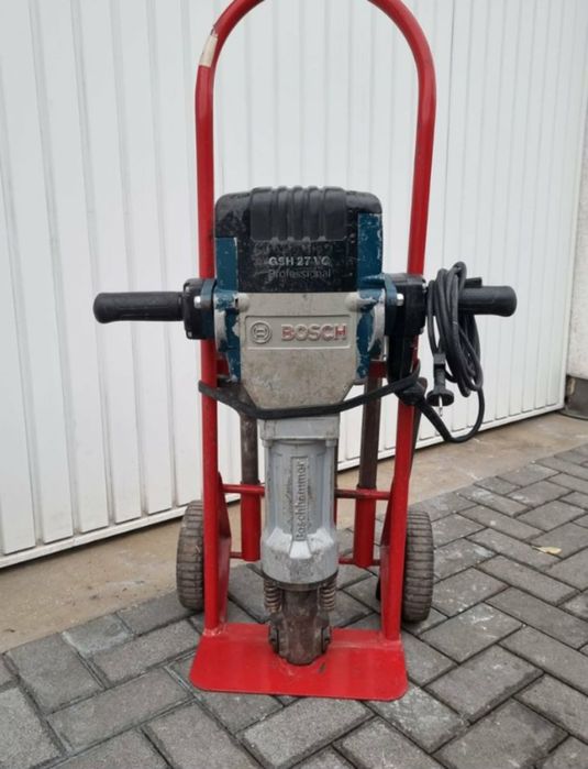 Młot wyburzeniowy Bosch GSH 27 VC