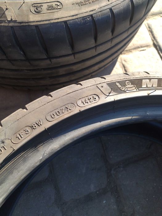 225/35R19 Michelin Pilot Sport 4S 88Y XL Dot1423 2szt. lato 6mm.