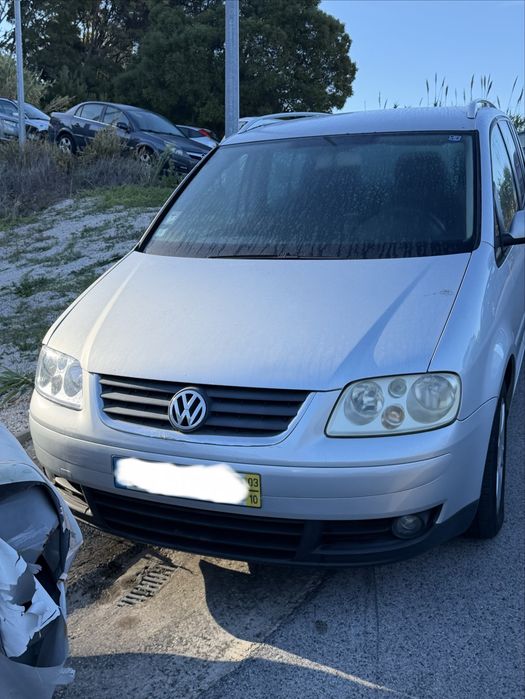 VW TOURAN 2.0 TDI – 7 lugares Sinistrada